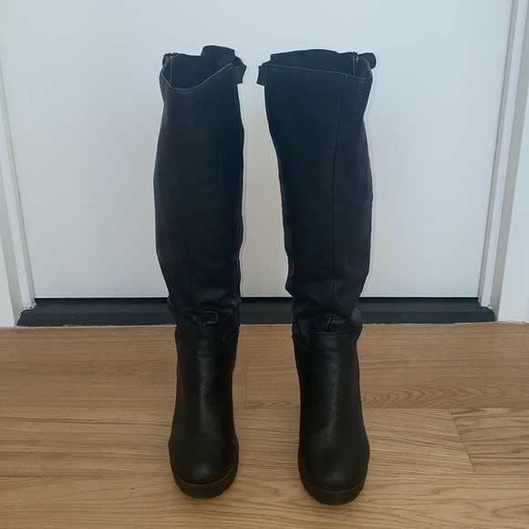 Torrid Black Knee High Lug Platform Boot - Picture 4 of 6